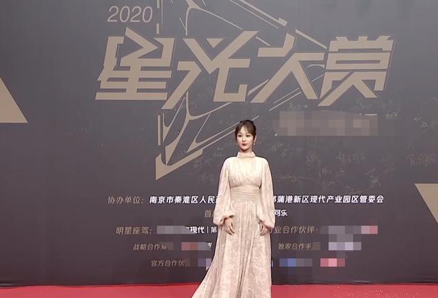 蓝盈莹|蓝盈莹的真实身高让张柏芝惊讶,其实不少女星看着矮实际上挺高