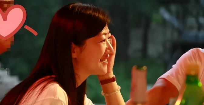 杨蕾|知名主持人杨蕾，从小性格要强，逐渐打响名气