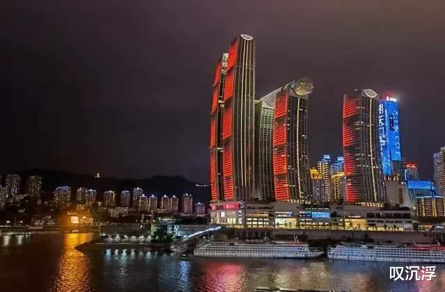 楼市|重庆来福士,一个沉痛的笑柄,一个外地炒房客的豪华坟场