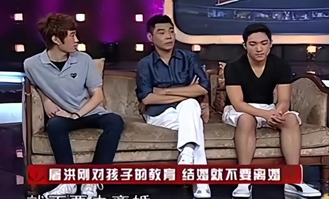 屠洪刚儿子屠芮葆:9岁母亲离世,18岁遭父亲白眼,继母才是我家人