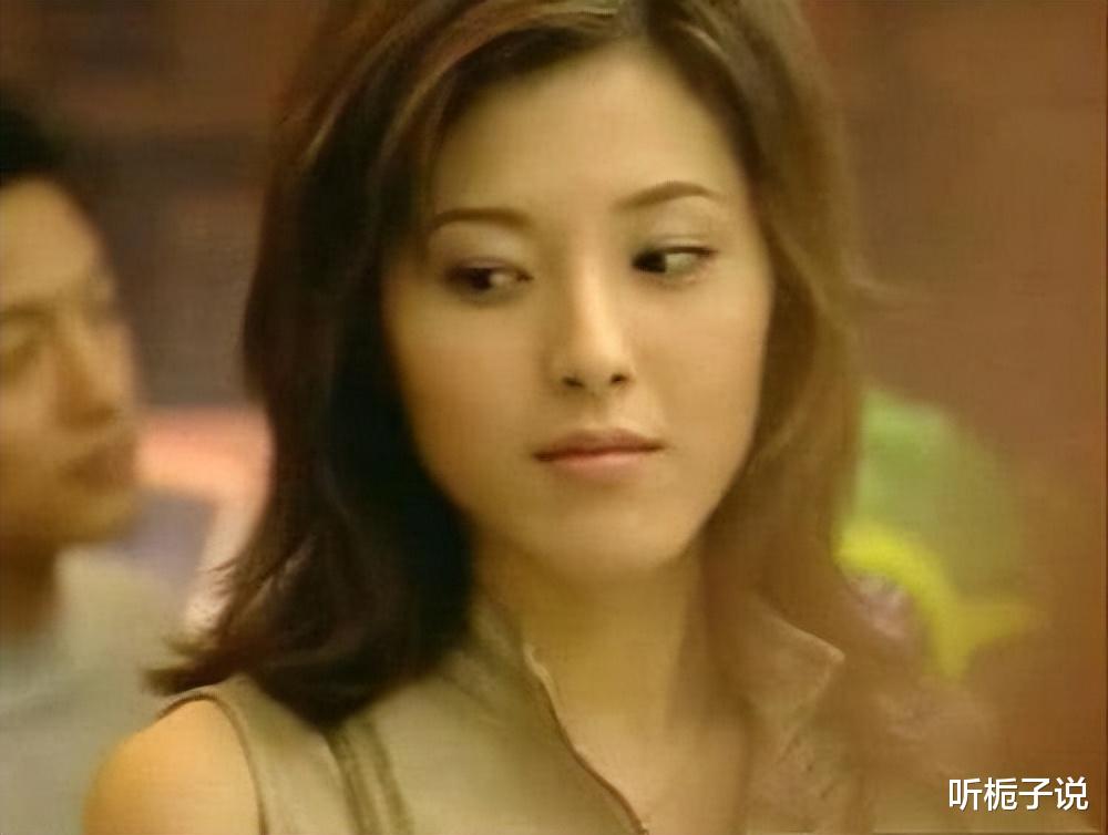 曾黎|曾黎事业稳定，将生活过成了一首诗，46岁的她，感情却没有着落