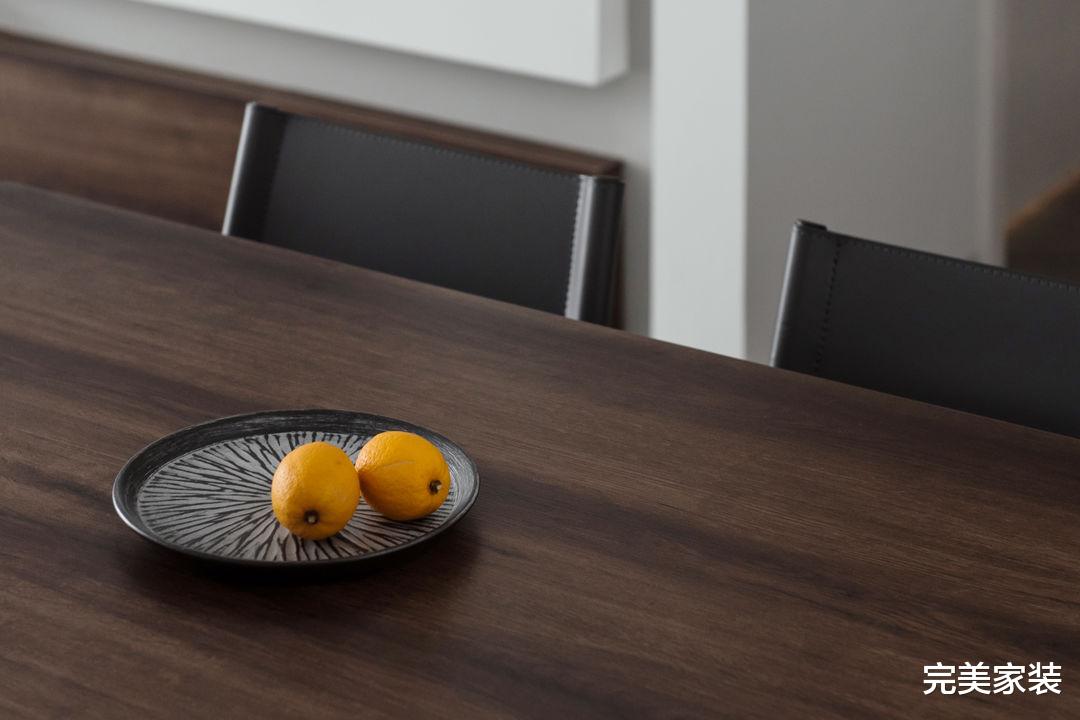 75平方米现代两居室,还有?猫咪?的五层别墅,打造房中房