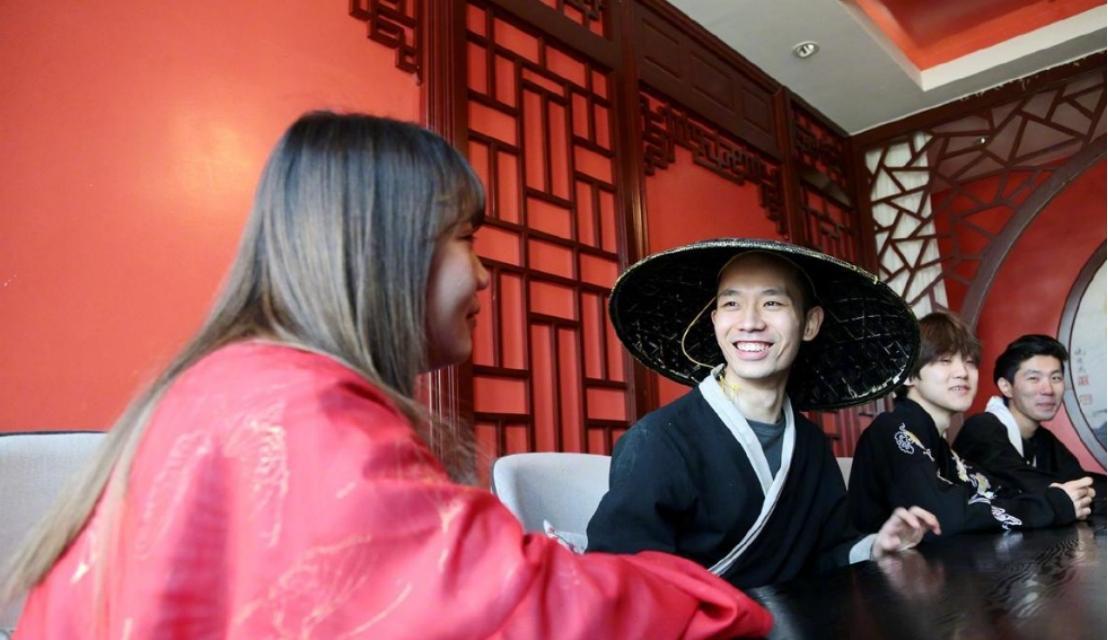 剧本杀|年轻人捧红的剧本杀，却成为“低俗产业”的温床，无数人深陷其中