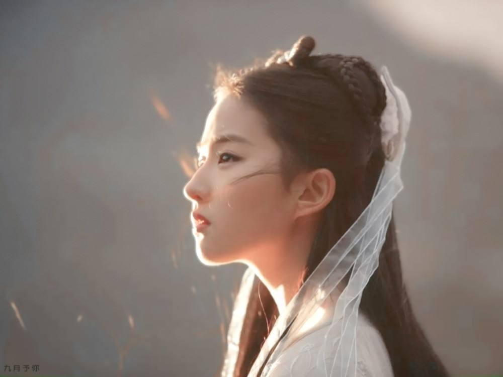 刘亦菲|当刘亦菲撕下神仙姐姐的标签，她还是一个妈宝女，清纯来自本性