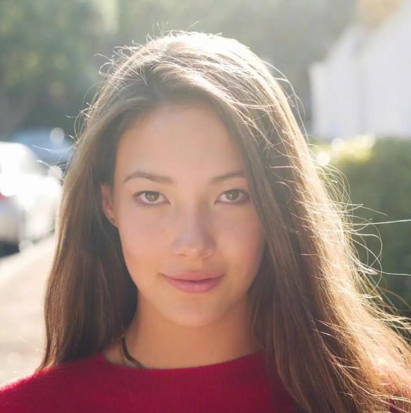 谷爱凌|谷爱凌回美晨跑，晒美照意外暴露“豪宅”，珠宝首饰价值不菲