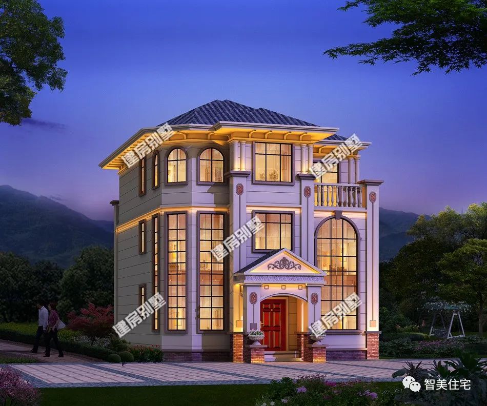 这栋豪宅带地下室设计,室内用到旋转楼梯,住在里边就是一种享受