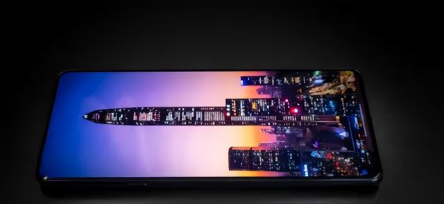 摩托罗拉|摩托罗拉edgeX40曝光：一体直面屏+18G运存，坐实“价格屠夫”
