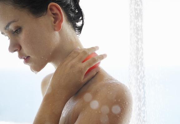 腹泻|夏天洗澡，别选这两个“时间点”，可能会招来“湿气”，别不知道