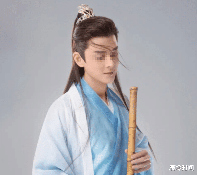 郭品超|郭品超与小19岁女友上演“父女恋”被爆出轨，又一顶流男星塌房？