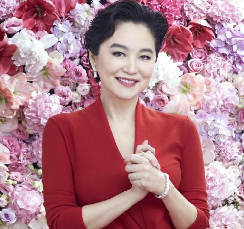 林青霞|林青霞斥责粉丝“滚一边去”,得知原因后,网友:姐夫回的吧