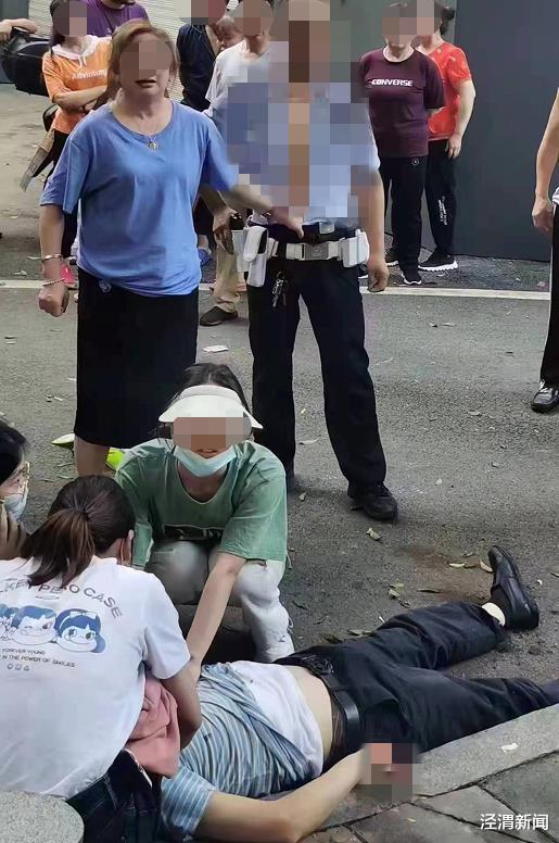 景甜|重庆一对夫妻被指袭警，丈夫中枪抢救无效身亡，目击者称系交通事故引发，律师：15种情形下可开枪