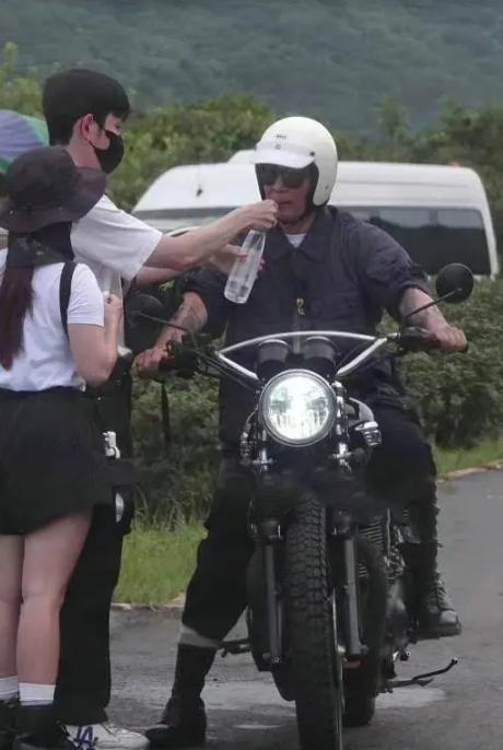 具俊晔|曝具俊晔拍机车广告入百万!一气呵成无NG,和大S婚后出场费翻7倍