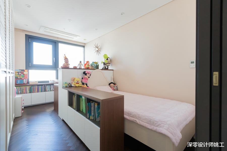 见到了最强装修,儿童房床抬高底下做收纳,休闲区,功能翻倍