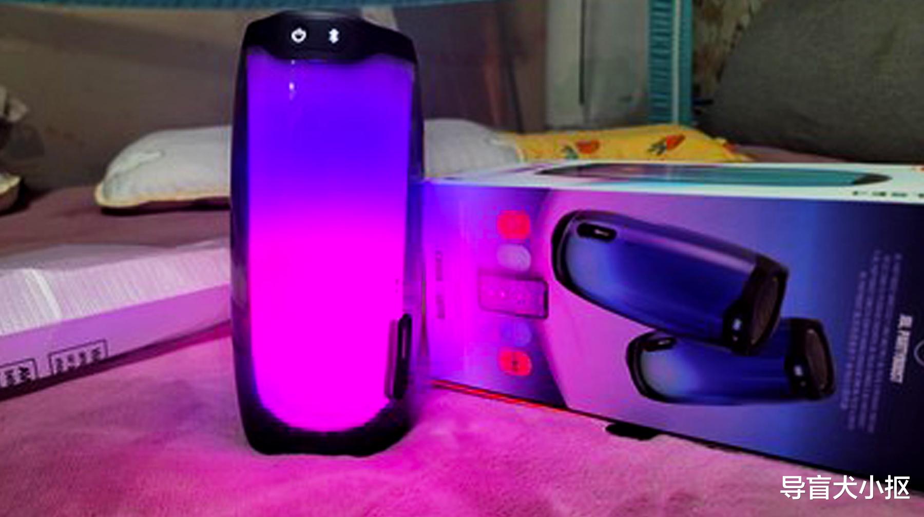 蓝牙音箱|在家也能观赏声光秀，洋品牌JBL蓝牙音箱体验，好音乐360度舞动