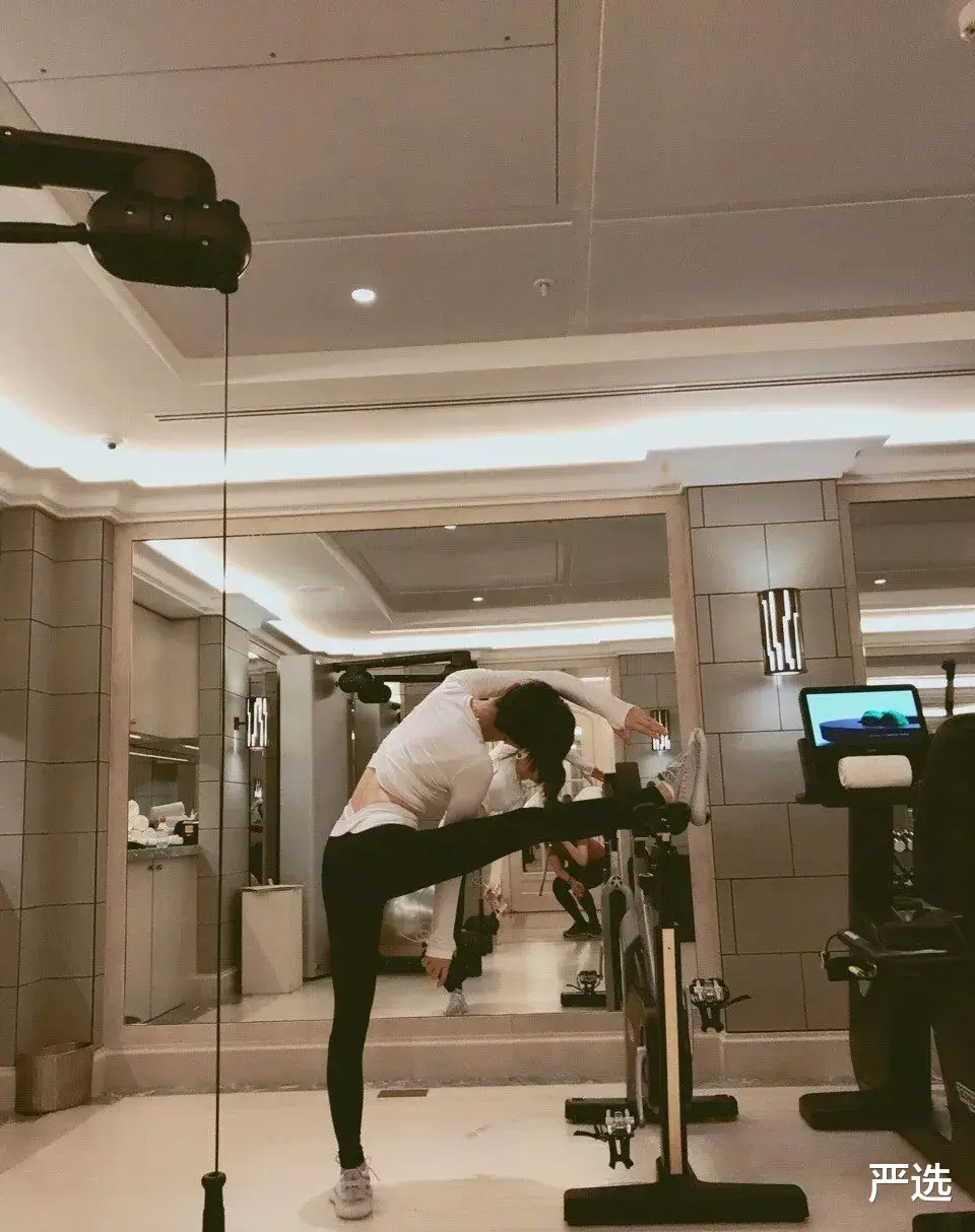 秦岚|年近40的秦岚健身照被爆出,身材完美似18岁少女!网友:挪不开眼