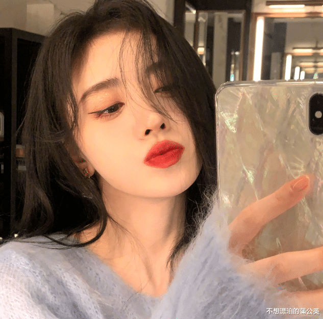 鞠婧祎|鞠婧祎出镜跳舞瘦成“纸片人”，腰围和头围一样窄，连80斤都不到