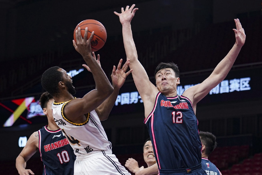广东|NBA内线星夜驰援广东！杜锋应对周琦回辽篮，如今大事可成