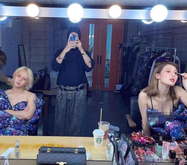 金泫雅|泫雅的素颜曝光,和未婚夫游泳晒合照,颜值一言难尽