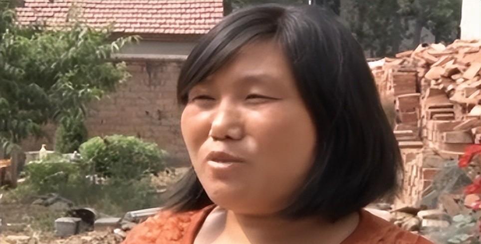 2000年,江苏一女子产下“死婴”,12年后妹妹打电话:你闺女还活着