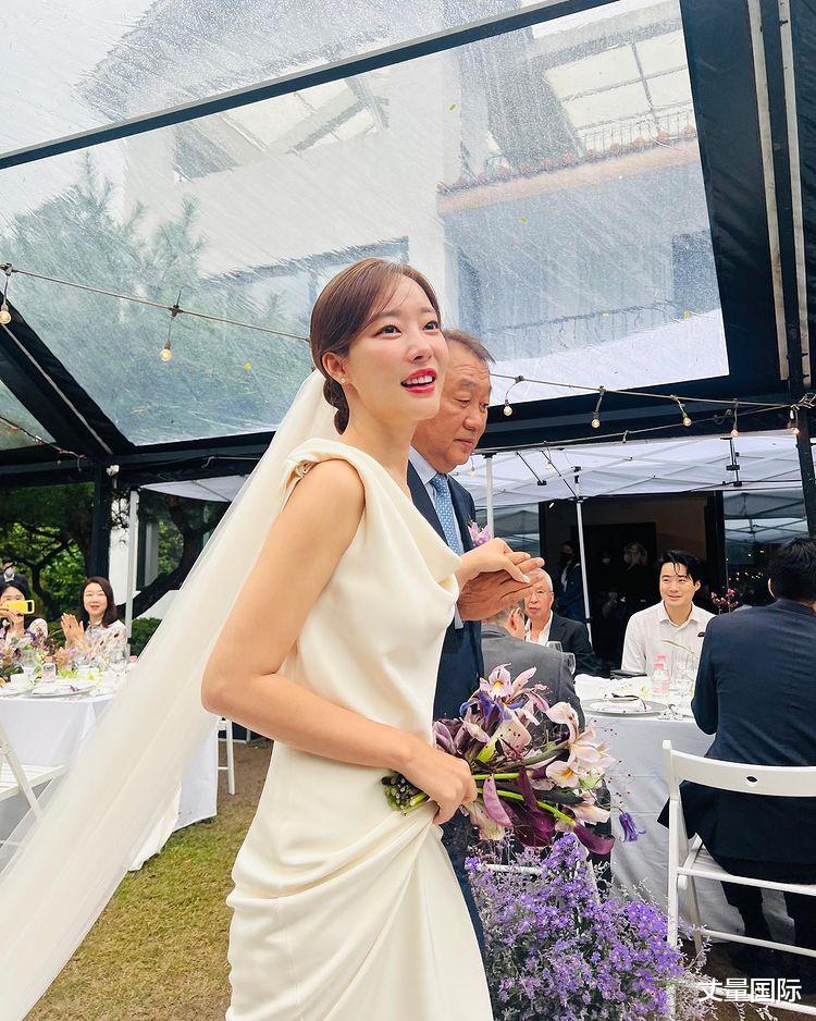 韩剧|回顾2022年结婚的7位「韩剧女神婚纱照」