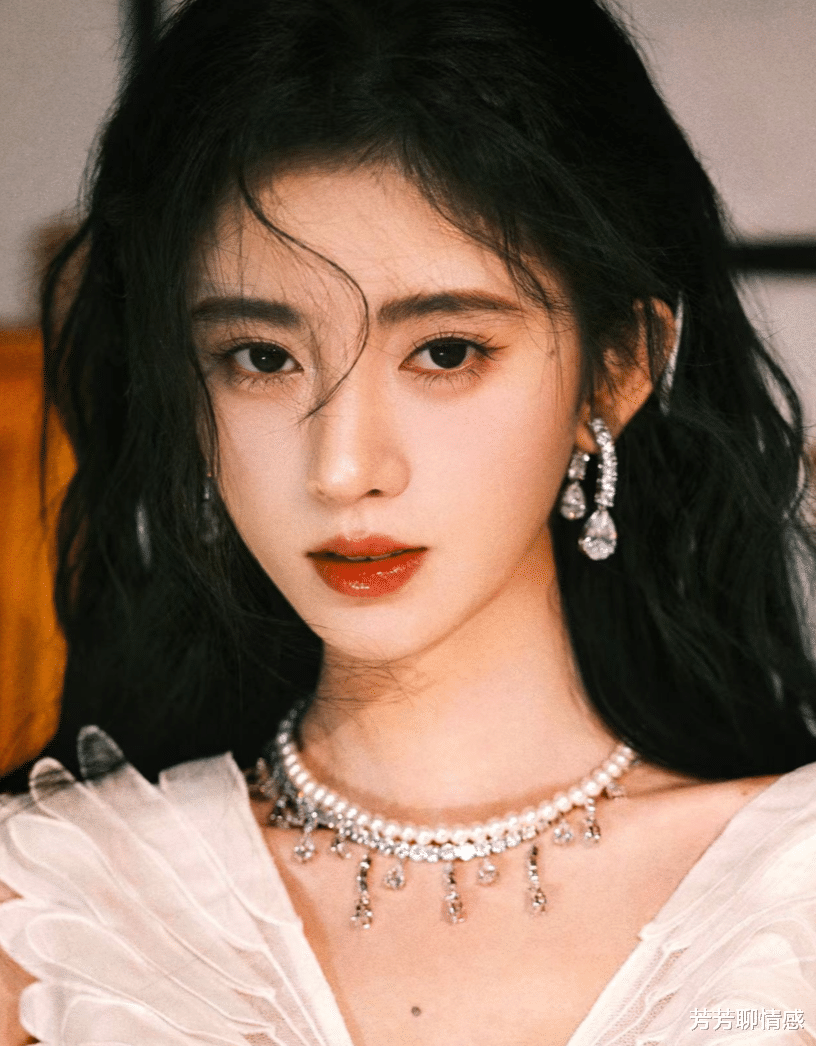 杨紫|女星“动脸”也靠运气！杨颖钟楚曦脸蛋自然，杨紫金晨却有后遗症？？