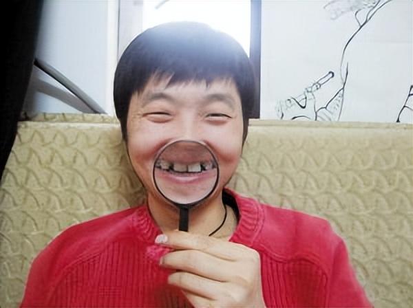 王大治|长得丑玩得花,六任女友美如画,王大治上演真实版的“丑男无敌”