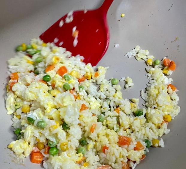 新型冠状肺炎|55岁的周海媚定居北京，晒出自己做的菜获好评：难怪越活越年轻