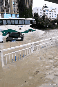 发型 事实证明，多帅的发型都弥补不了颜值的差距！太扎心....