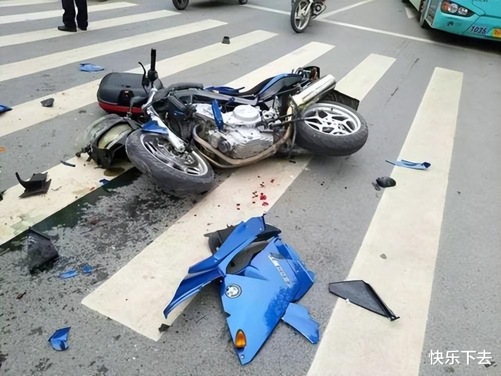 四川一男子遭遇车祸,6分钟之内被三辆车先后碾压,最终不幸身亡
