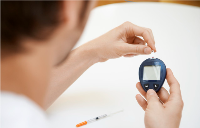 飞蚊症|给糖尿病人提个醒:不想血糖“失控”,这5类食物,能不吃就不吃