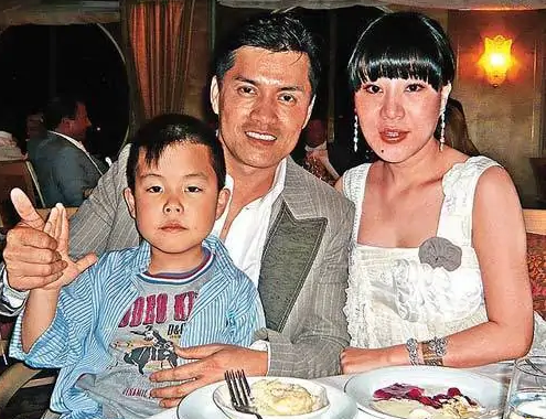 吕良伟|一婚娶周海媚，二婚娶邝美云，三婚娶富婆，吕良伟的人生有多精彩