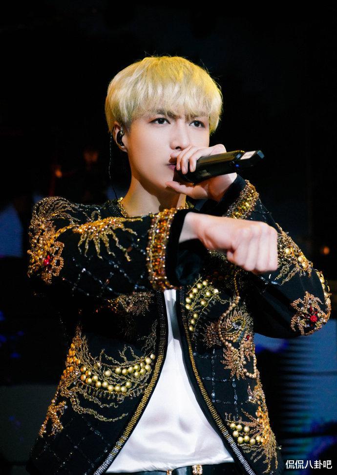 Selina|骄傲！张艺兴海外演唱会把文化输出玩明白了！