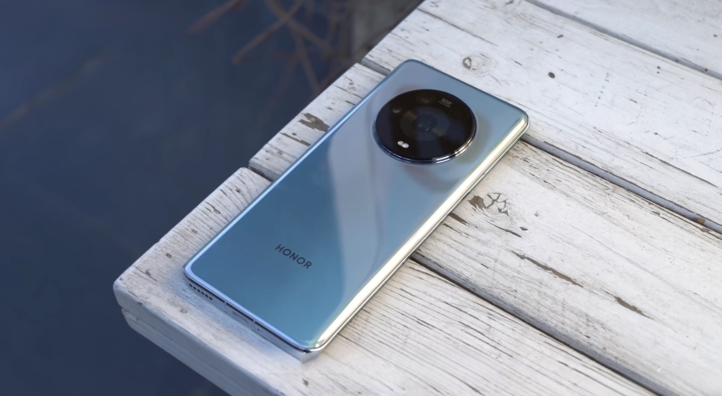 |荣耀亮利剑:硬件参数拉满,比iPhone 13便宜2000