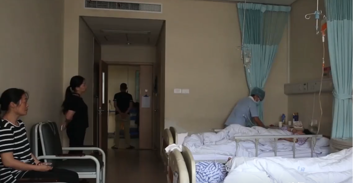15年，温州医院54岁护工被警察逮捕，入狱后，却声称是在“救人”