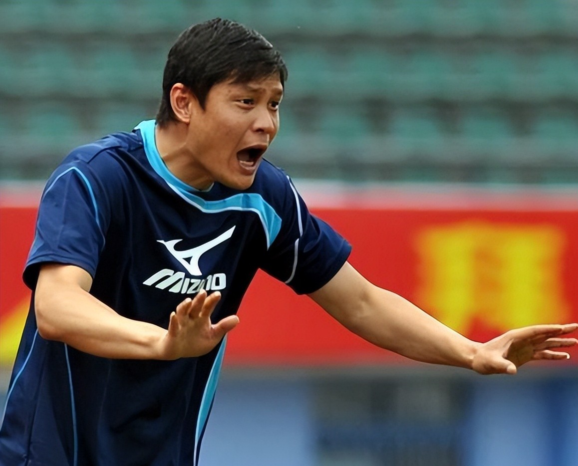 范志毅|范志毅大女儿和小妈关系很好,两人在一起合影时,如同姐妹花一样