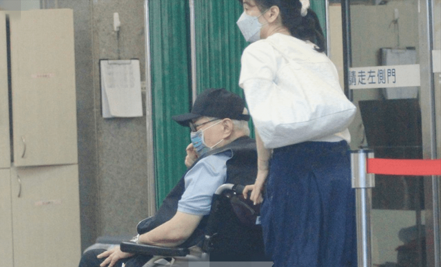 陈冲|李靓蕾妈妈陪84岁富豪复诊，多年行为表现亲密，疑与女儿获利多？