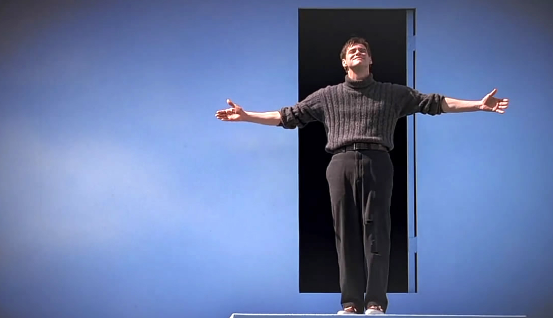 楚门的世界|《楚门的世界》被无死角监视，楚门到底是靠什么找到了自由之门？