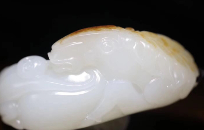 雕刻|什么是老和田玉,它和普通和田玉有什么区别?如何进行判断