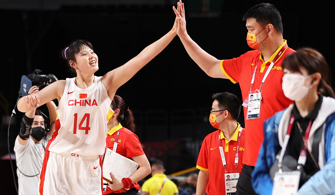 中国篮协|登热搜榜！篮协不同意李月汝加盟WNBA，舆论一边倒，姚明被批评