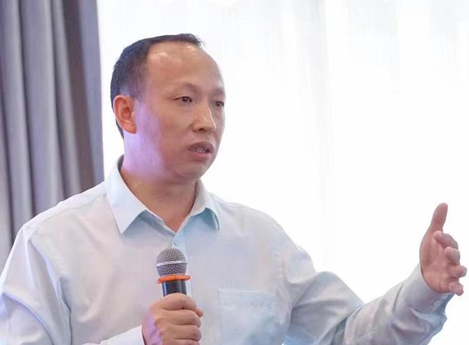 贵州千万富豪被绑到缅甸做诈骗,暴瘦50斤,为逃命跳下5米高墙