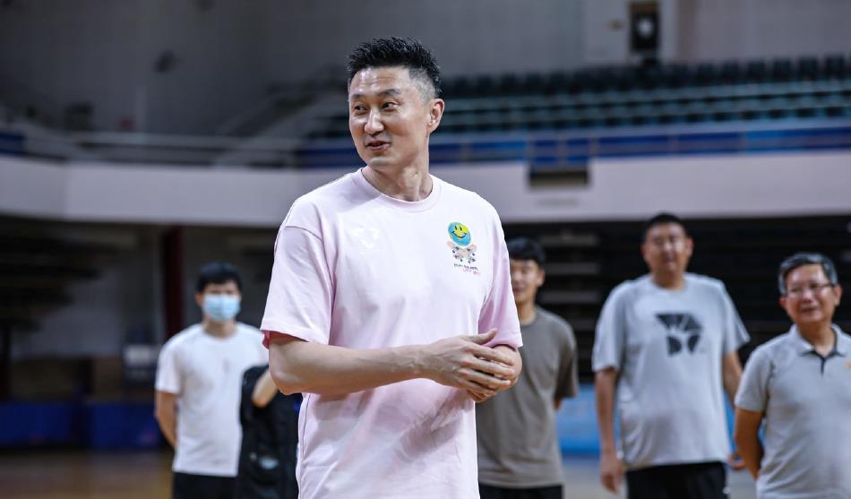 皇家马德里|澳大利亚退赛不但不值得庆幸反倒是坏事，中国男篮更应该放手周琦