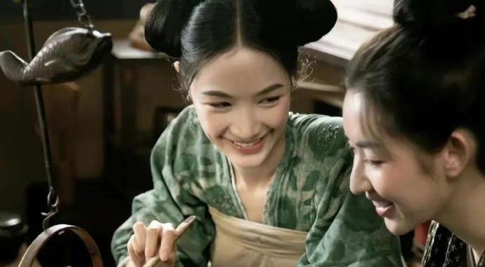 于正|于正2部古装言情剧来袭，力捧两位美女小花，你更加看好哪一位