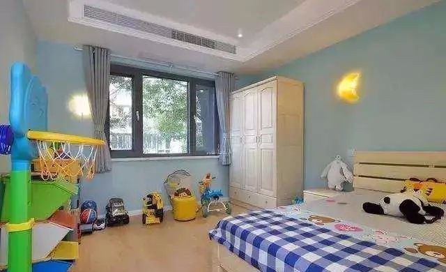 装修新房时只刷大白墙，连造型也没做，装完效果获邻居一片赞赏