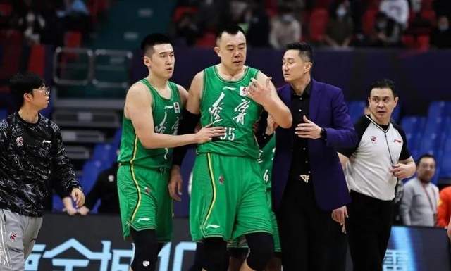 广东男篮|顶格处罚！CBA重磅罚单二人累计停12场罚34万，联盟格局或大变