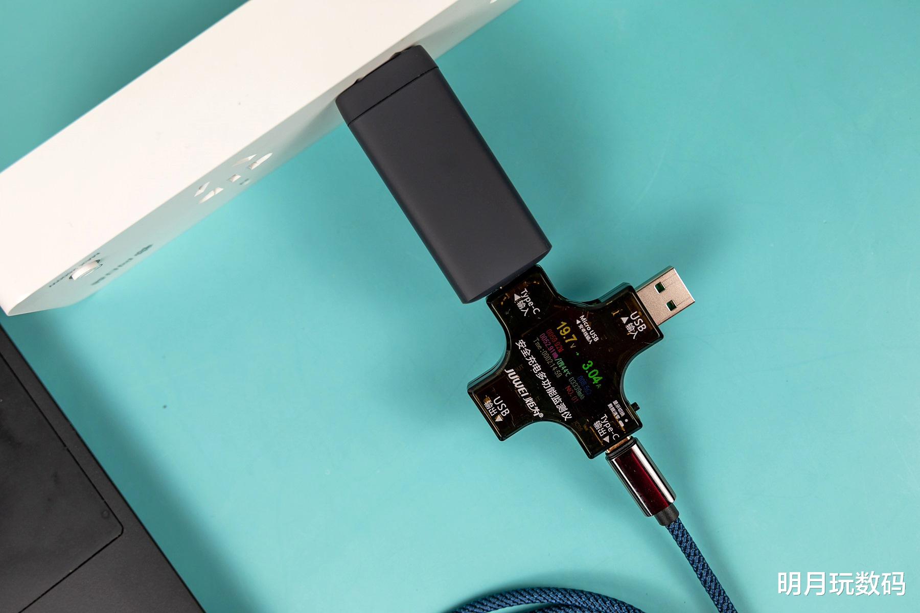 小米科技|以一抵三,Anker安克65W氮化镓三口超能充,轻量便携更方便