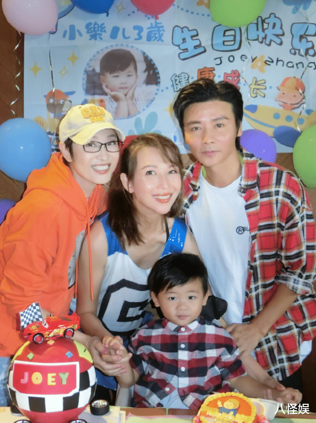 蔡少芬|蔡少芬夫妇为儿子庆生,乐儿与爸爸张晋穿亲子装,父子共用一张脸