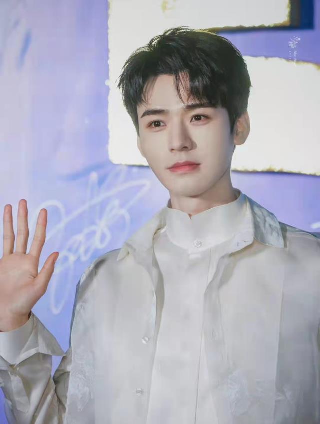 龚俊|龚俊遭“人肉”,被造谣隐婚生子霸占热搜,背后的原因更值得深思