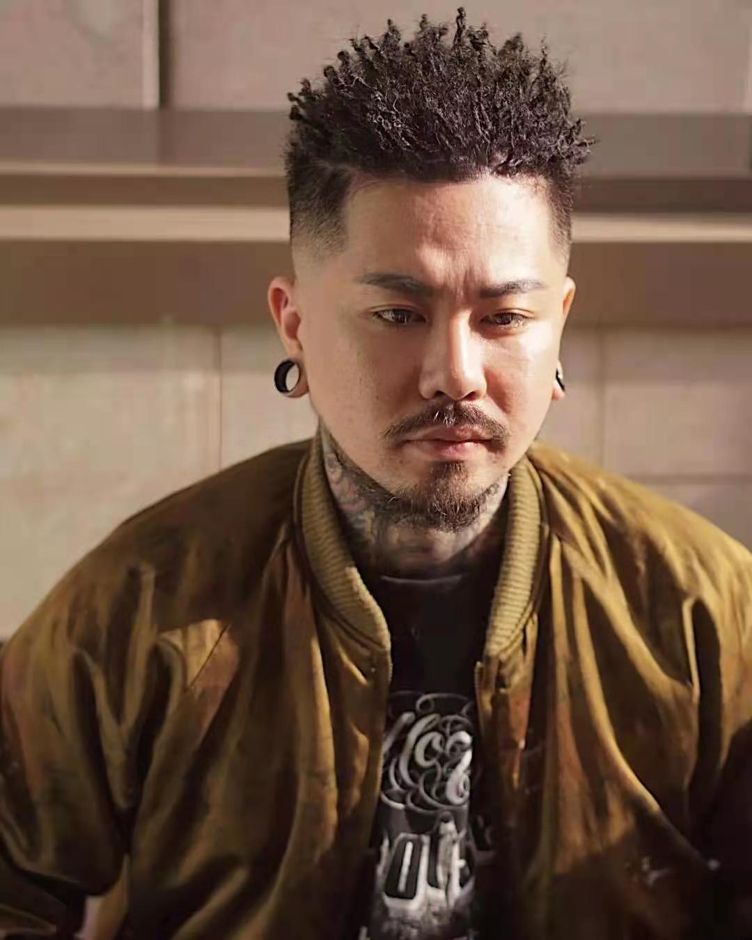 伊能静 男生烫发的种类有哪些?如何选择适合自己的发型?看这三类就明白