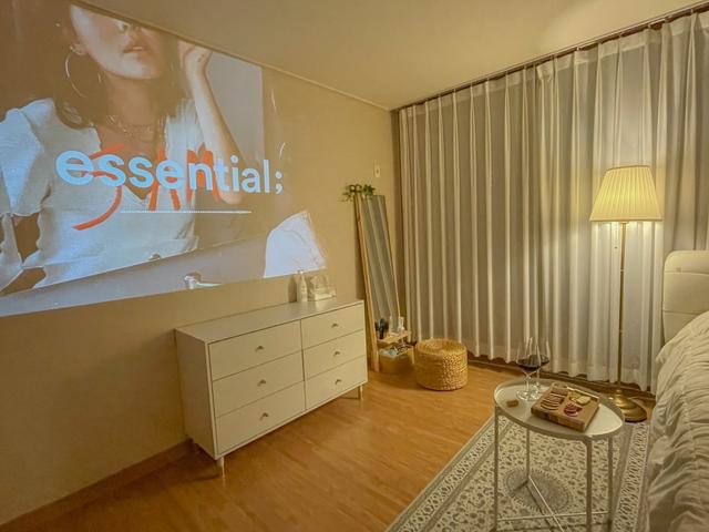 阳台|一对35岁丁克夫妻的家：100㎡旧房不豪装，却活出了别人羡慕的样子