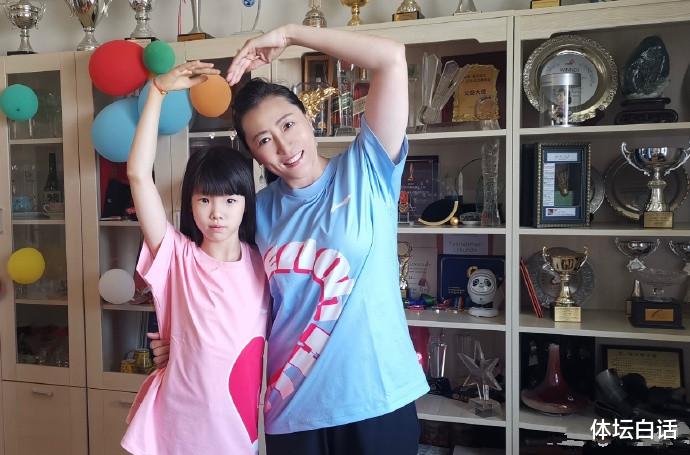 浪姐3|奥运冠军张宁晒全家福！47岁仍美艳，德国籍老公发福，女儿变化大